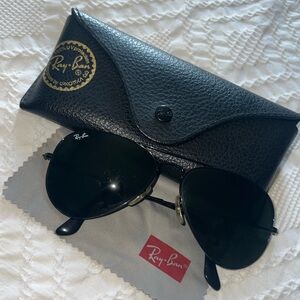 Black Ray Ban Aviators